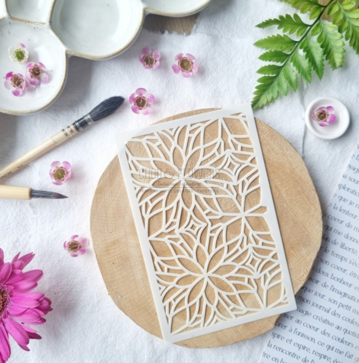 Stencil - KALEIDOSCOPE - Chou and Flowers