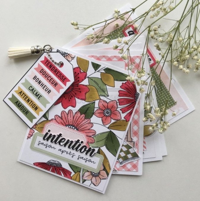 Chou and Flowers - CYCLIQUE STATIONERY COLLECTION - 10 beautiful papers - A4 Chou and Flowers